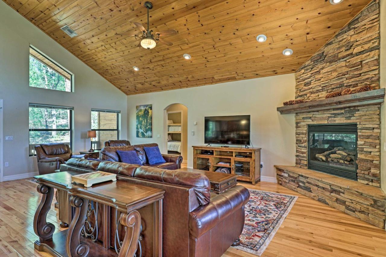 Serene Lakeside Cabin With Decks And Edler Lake Views! Pinetop-Lakeside Luaran gambar