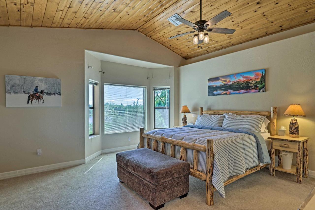Serene Lakeside Cabin With Decks And Edler Lake Views! Pinetop-Lakeside Luaran gambar