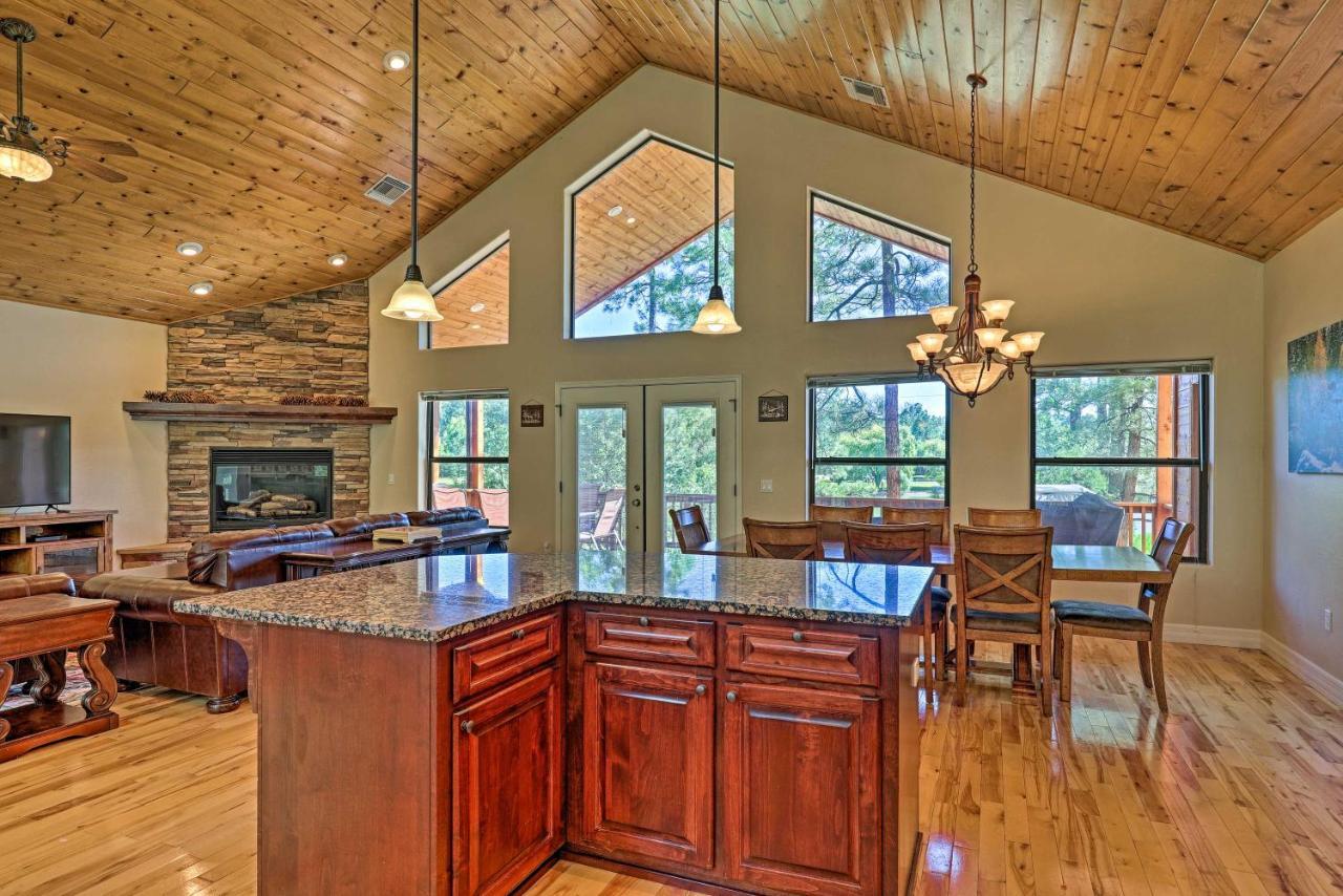 Serene Lakeside Cabin With Decks And Edler Lake Views! Pinetop-Lakeside Luaran gambar