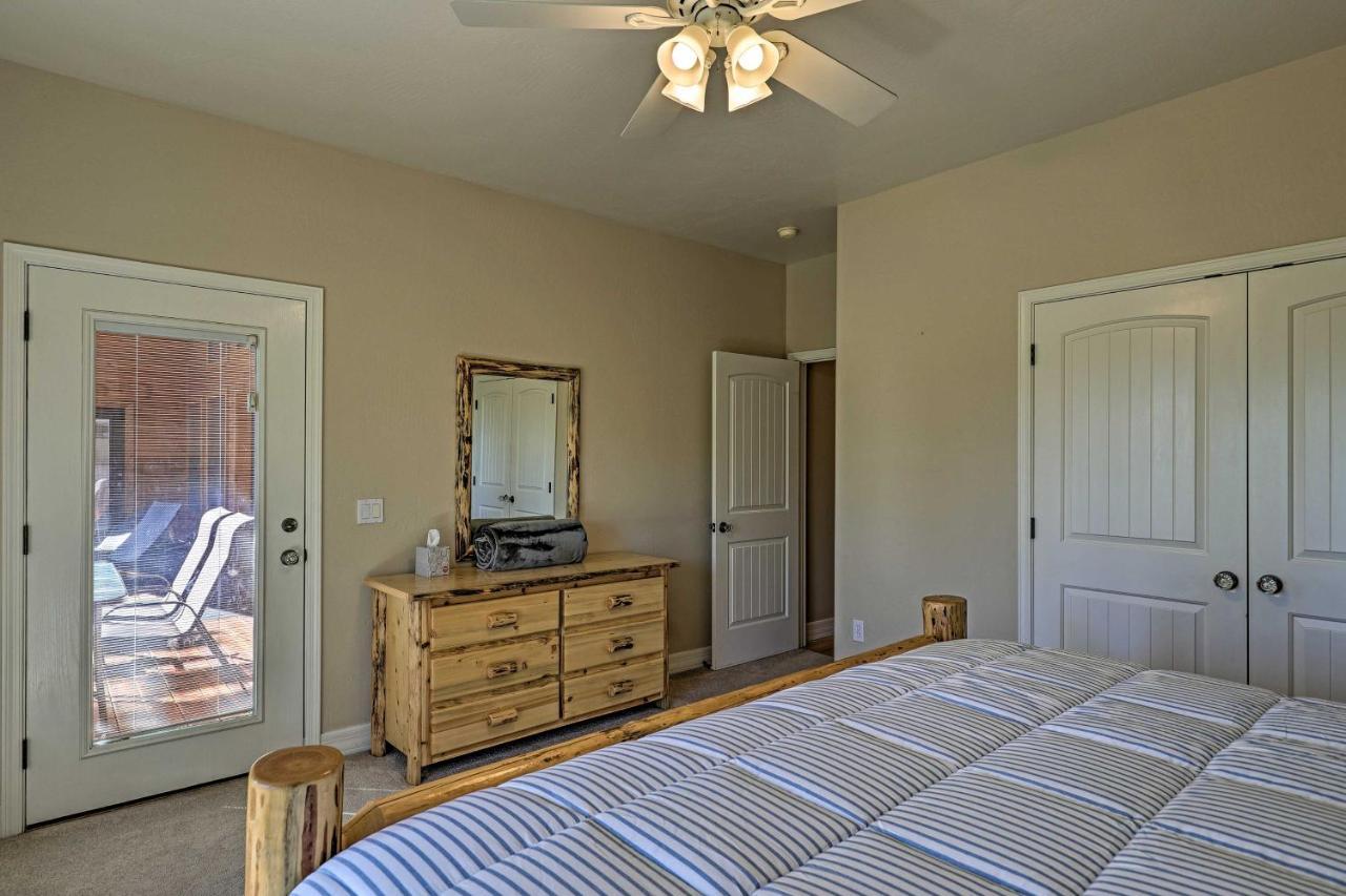 Serene Lakeside Cabin With Decks And Edler Lake Views! Pinetop-Lakeside Luaran gambar